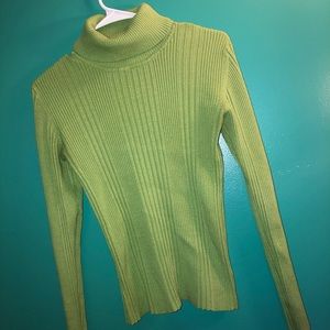 Green turtleneck shirt ☘️